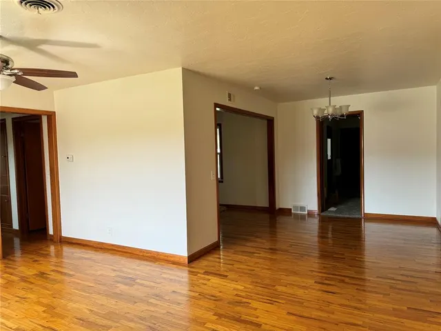 Photo 5 — 613 N Broadway, Hobart, OK 73651