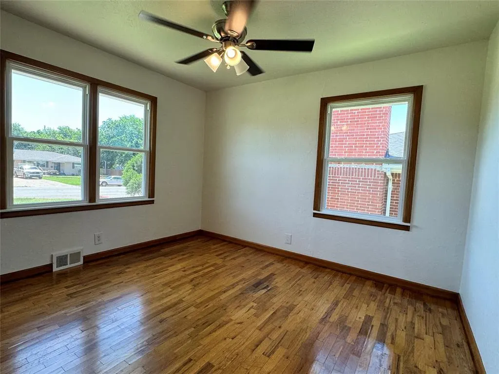 Photo 15 — 613 N Broadway, Hobart, OK 73651