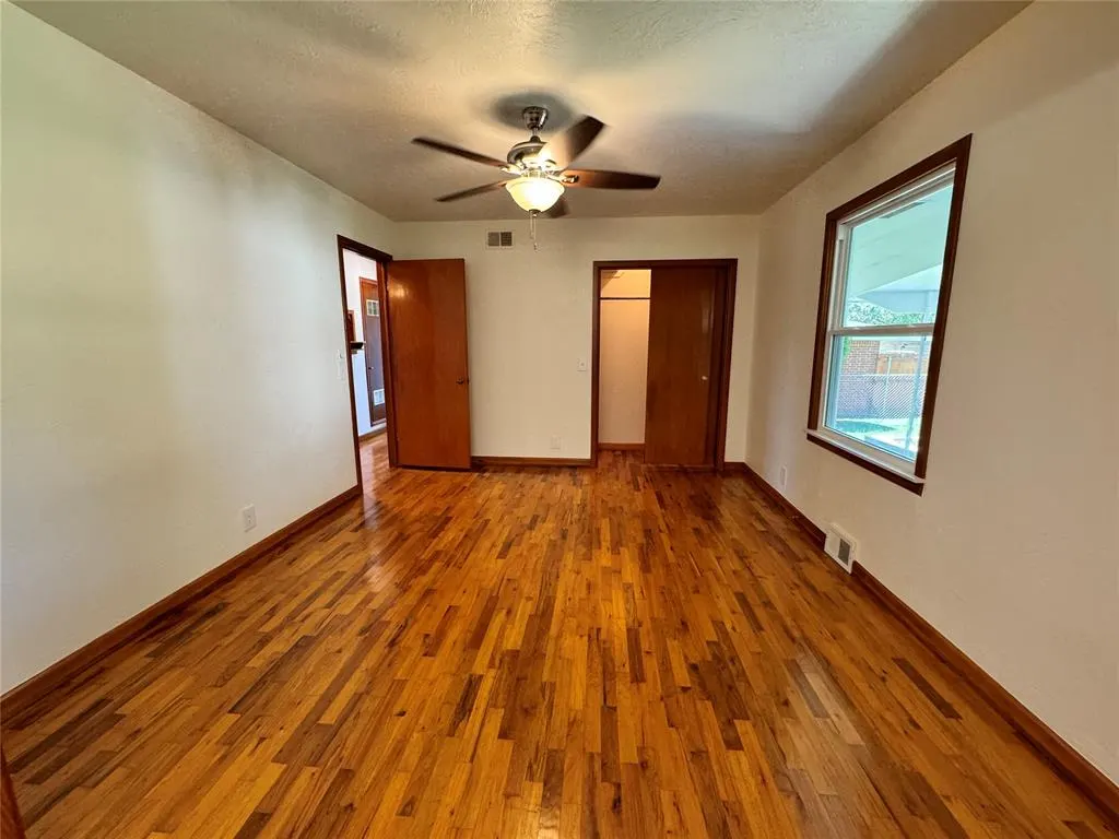 Photo 19 — 613 N Broadway, Hobart, OK 73651