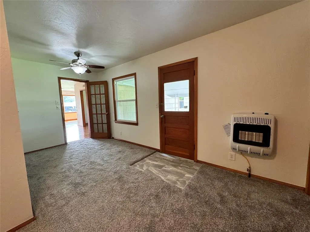 Photo 32 — 613 N Broadway, Hobart, OK 73651