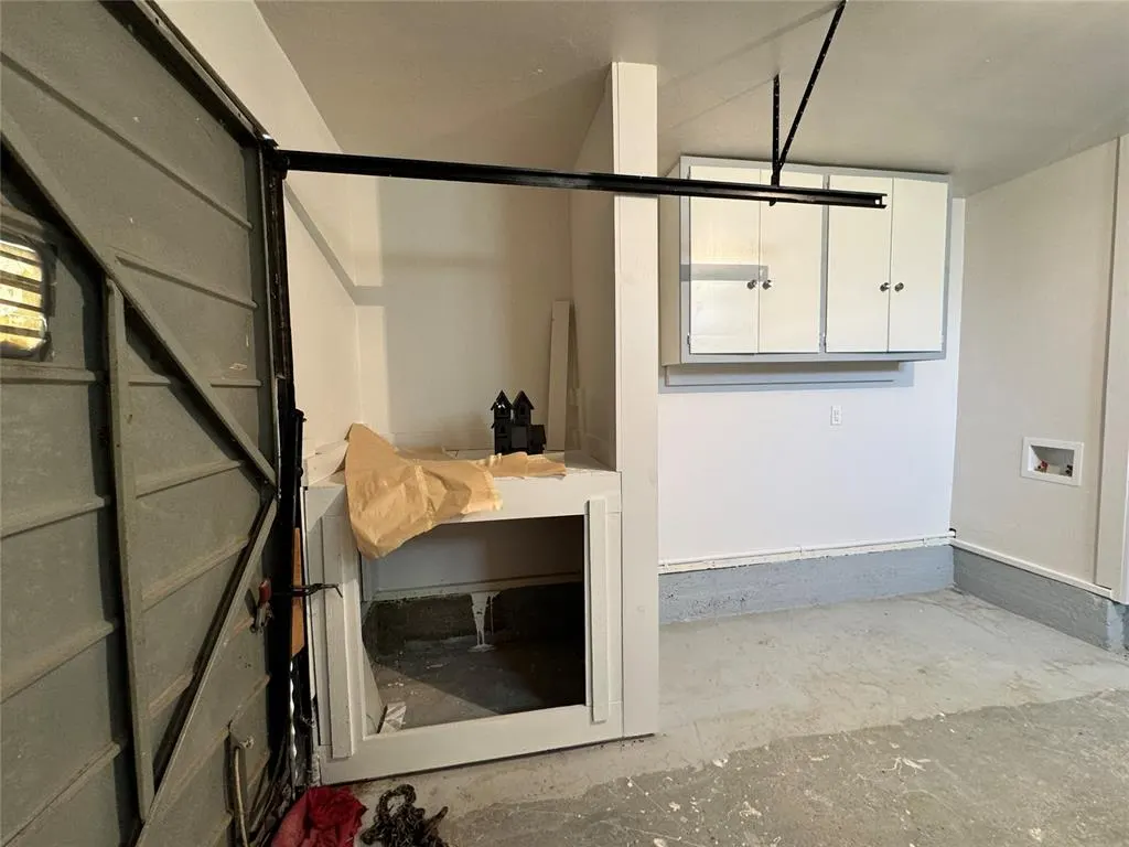 Photo 40 — 613 N Broadway, Hobart, OK 73651