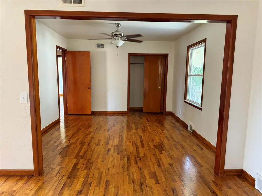 Photo 17 — 613 N Broadway, Hobart, OK 73651