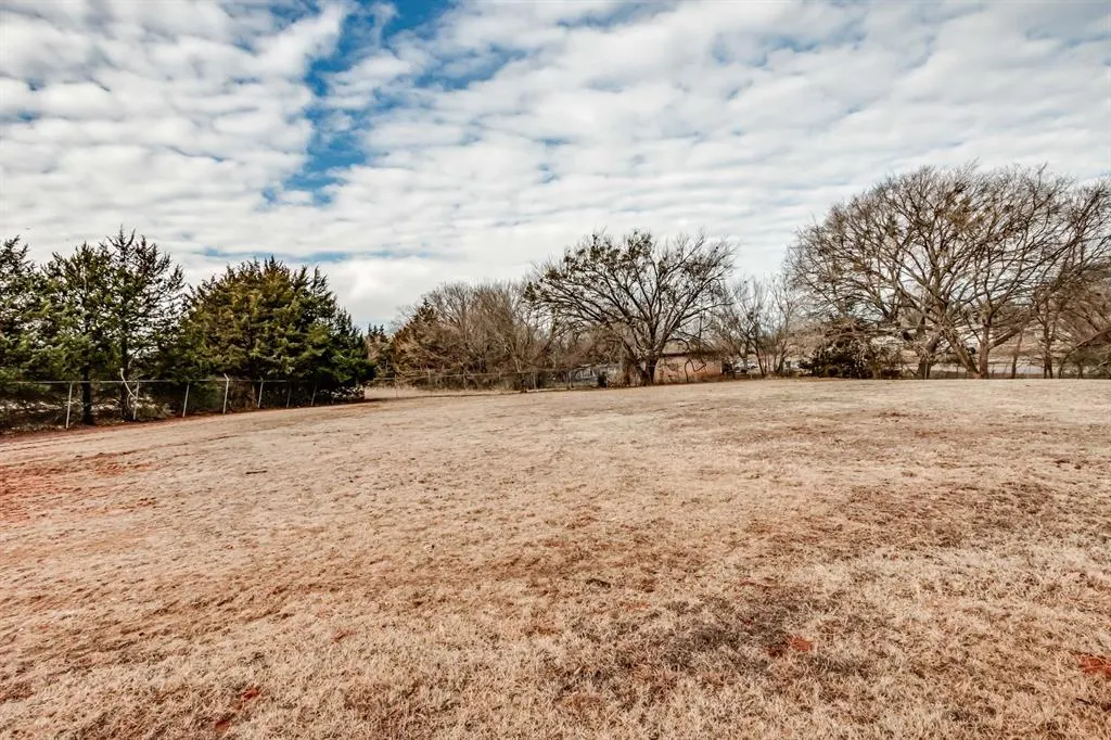 Photo 9 — 402 W Highland Street, Tecumseh, OK 74873