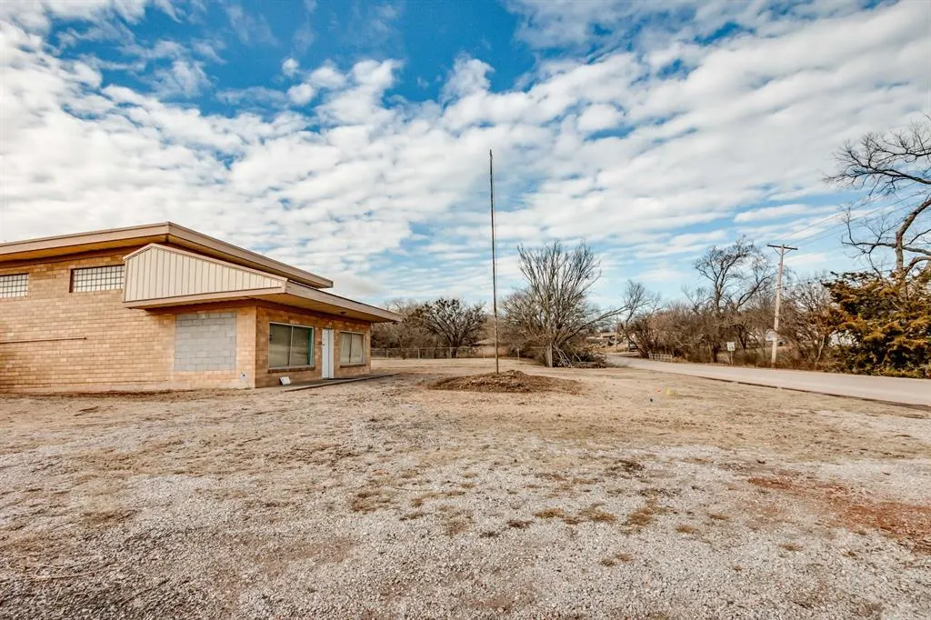 Photo 49 — 402 W Highland Street, Tecumseh, OK 74873
