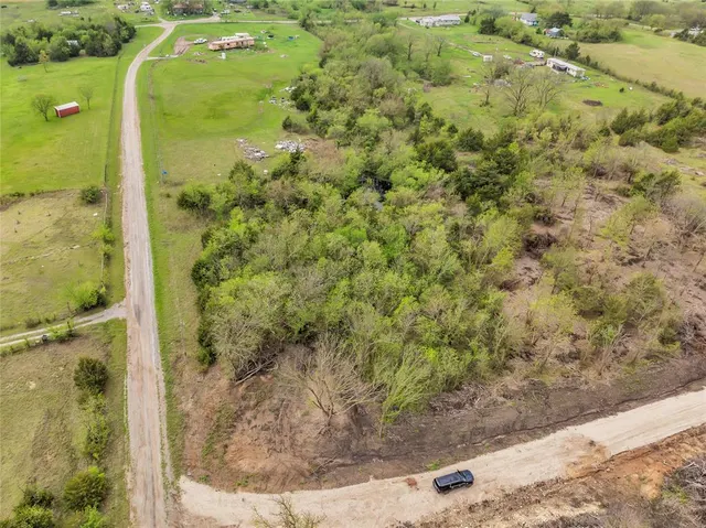 Photo 2 — 14 N County Road 3387, Stratford, OK 74872