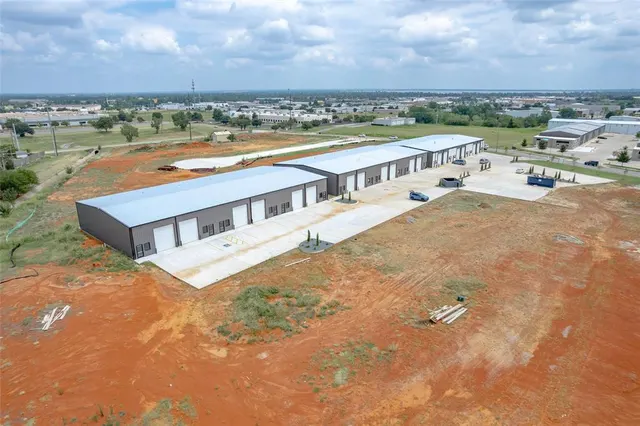 Photo 5 — 8101 Silver Crossing 220, Oklahoma City, OK 73132