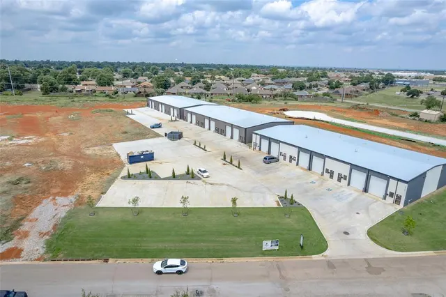 Photo 6 — 8101 Silver Crossing 220, Oklahoma City, OK 73132