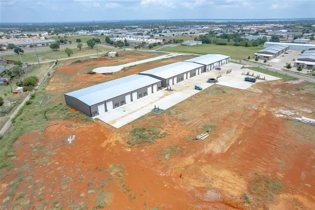 Photo 8 — 8101 Silver Crossing 220, Oklahoma City, OK 73132