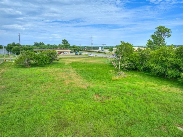 Photo 4 — NE 12th Street, Oklahoma City, OK 73160