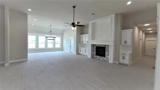 Photo 4 — 913 N Centennial Way, Mustang, OK 73064