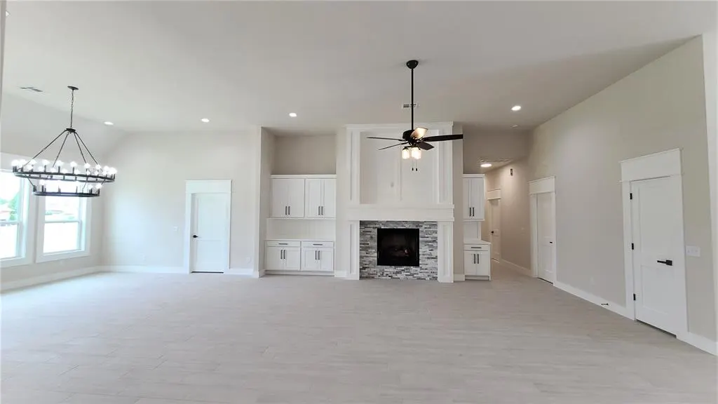 Photo 5 — 913 N Centennial Way, Mustang, OK 73064