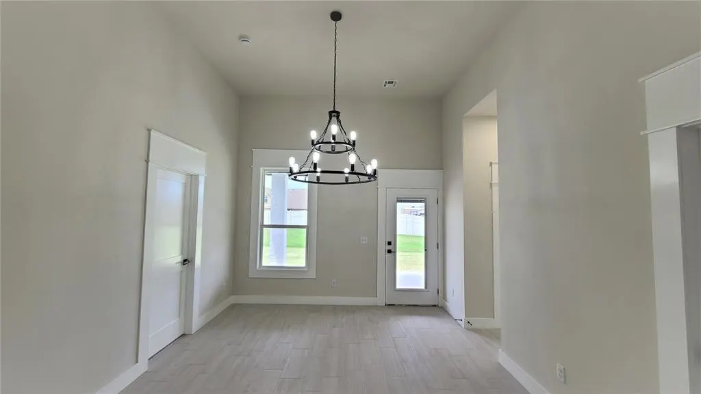 Photo 8 — 913 N Centennial Way, Mustang, OK 73064
