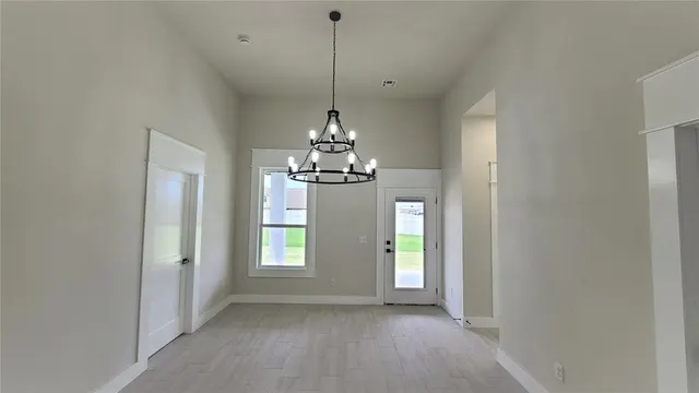 Photo 8 — 913 N Centennial Way, Mustang, OK 73064