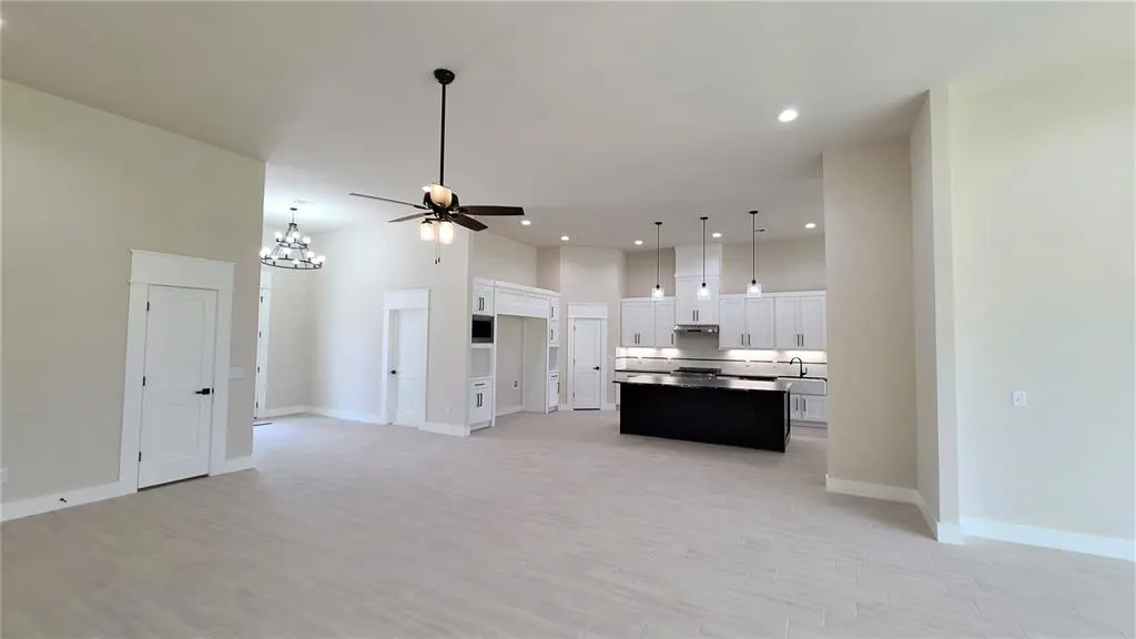 Photo 15 — 913 N Centennial Way, Mustang, OK 73064