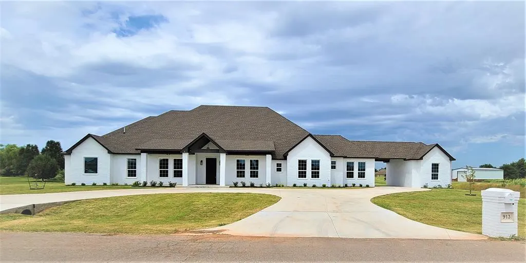 Front exterior — 913 N Centennial Way, Mustang, OK 73064
