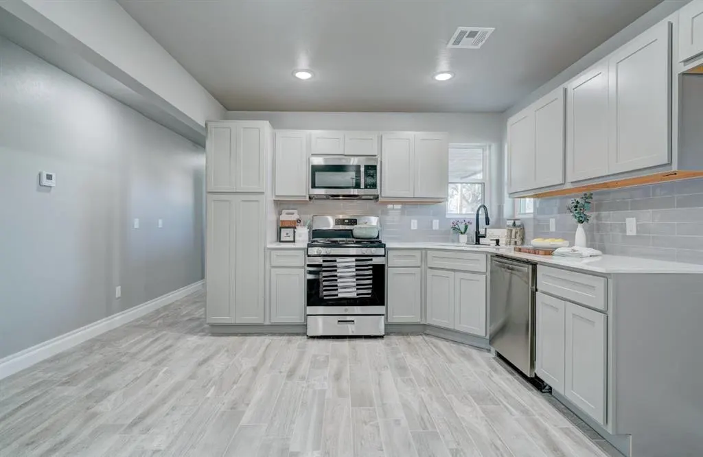 Photo 5 — 1500 SW 79th Terrace, Oklahoma City, OK 73159