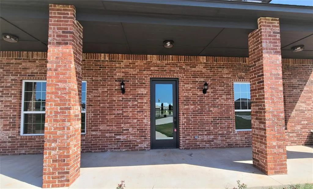 Photo 2 — 1425 W Harvard Way, Mustang, OK 73064
