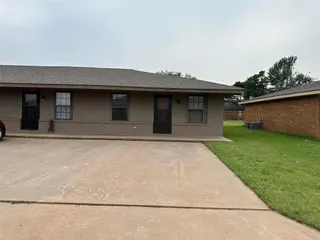 Sold home at 2210 Apple
