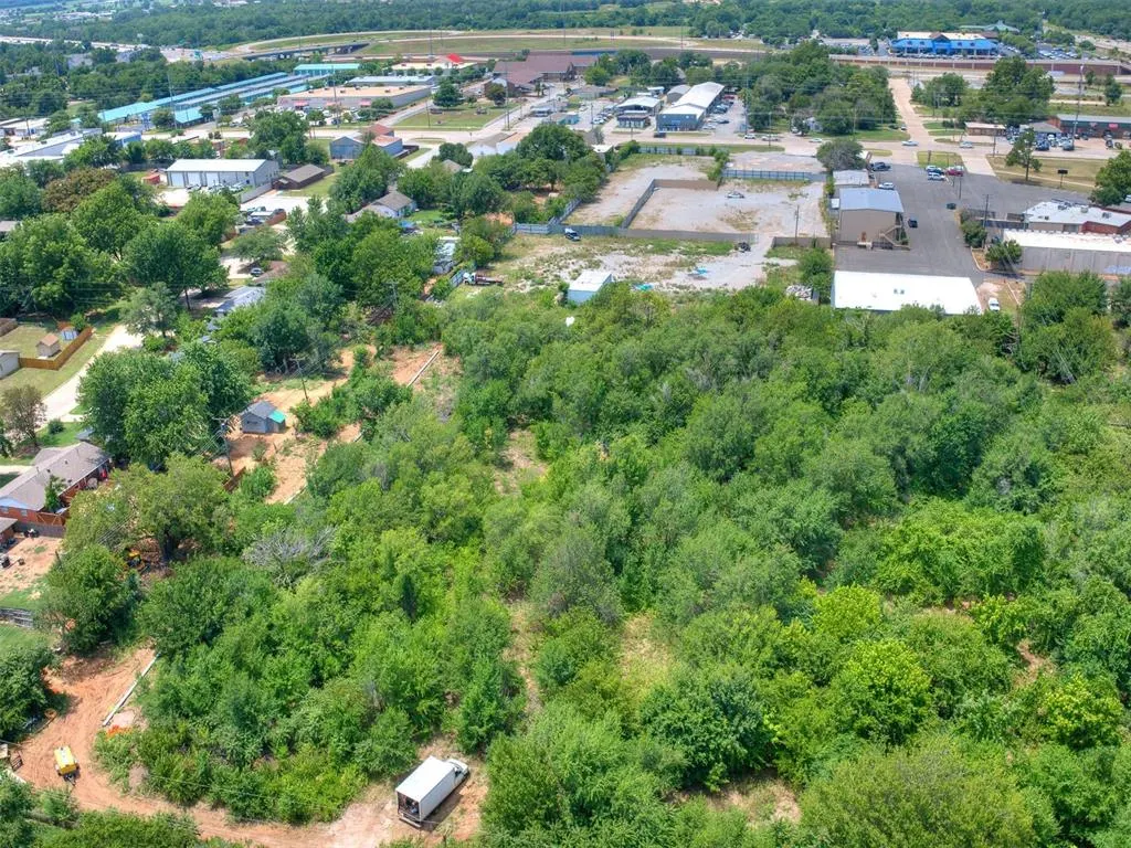 Photo 11 — 1301 SW 24th Avenue 1305, Norman, OK 73072