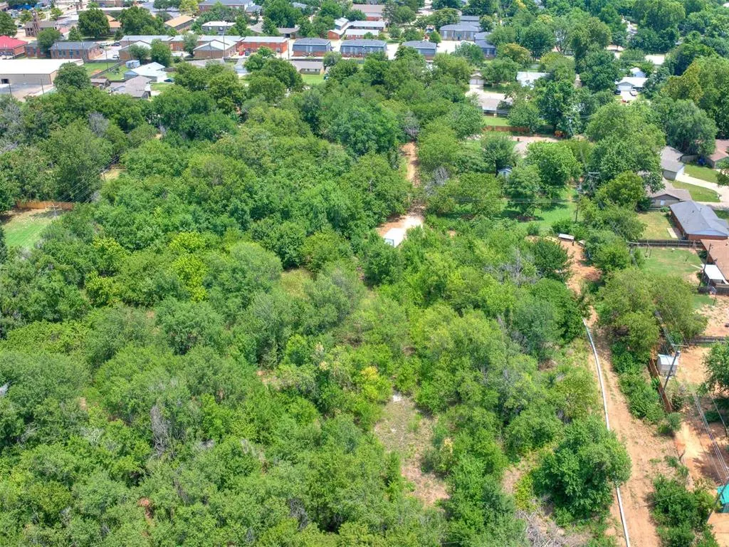 Photo 12 — 1301 SW 24th Avenue 1305, Norman, OK 73072
