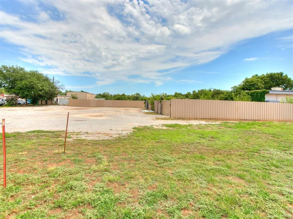 Photo 15 — 1301 SW 24th Avenue 1305, Norman, OK 73072