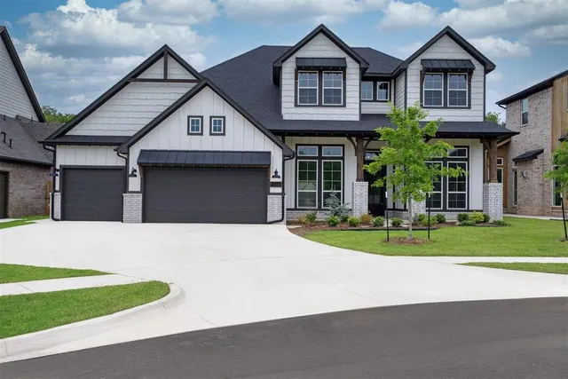 Photo 2 — 3923 Yellowstone Drive, Norman, OK 73069