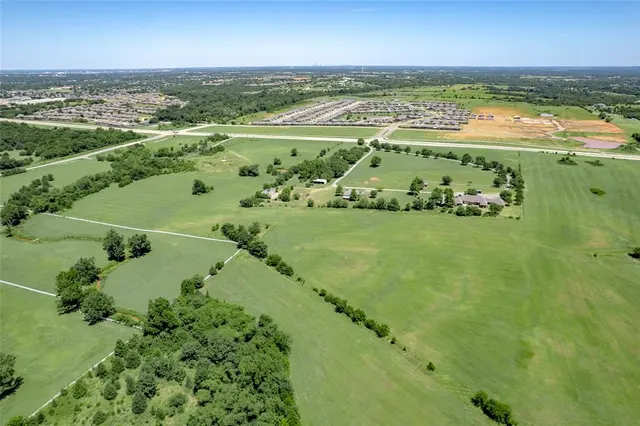 Photo 4 — E 36th Street, Norman, OK 73026