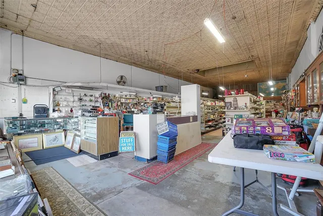 Photo 5 — 220 E Main Street, Cordell, OK 73632