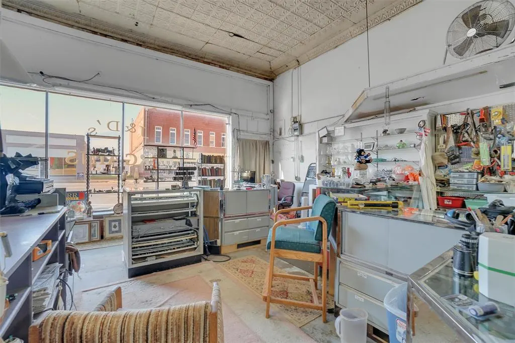 Photo 7 — 220 E Main Street, Cordell, OK 73632
