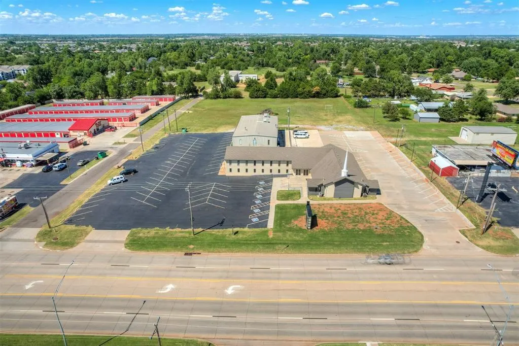Photo 2 — 601 E State Highway 152 Highway, Mustang, OK 73064