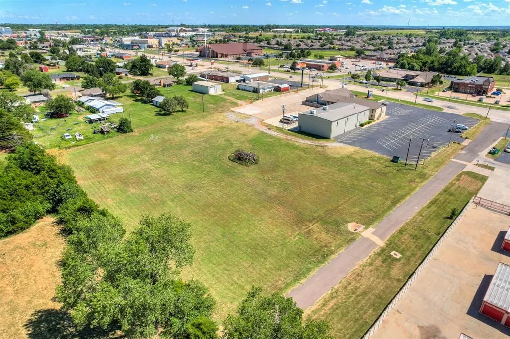 Photo 3 — 601 E State Highway 152 Highway, Mustang, OK 73064