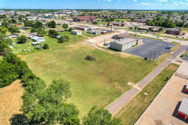 Photo 3 — 601 E State Highway 152 Highway, Mustang, OK 73064