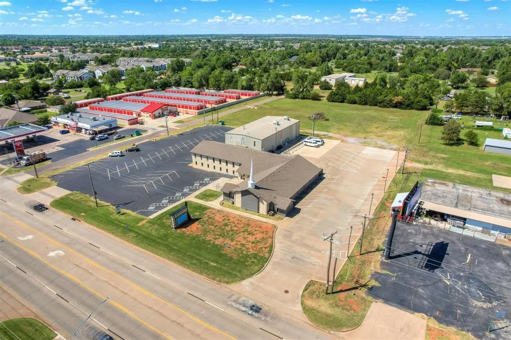 Photo 5 — 601 E State Highway 152 Highway, Mustang, OK 73064
