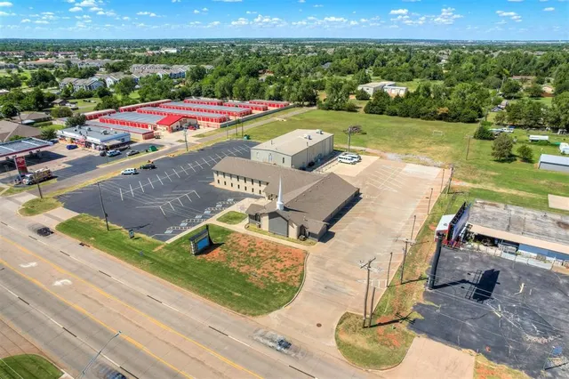 Photo 5 — 601 E State Highway 152 Highway, Mustang, OK 73064