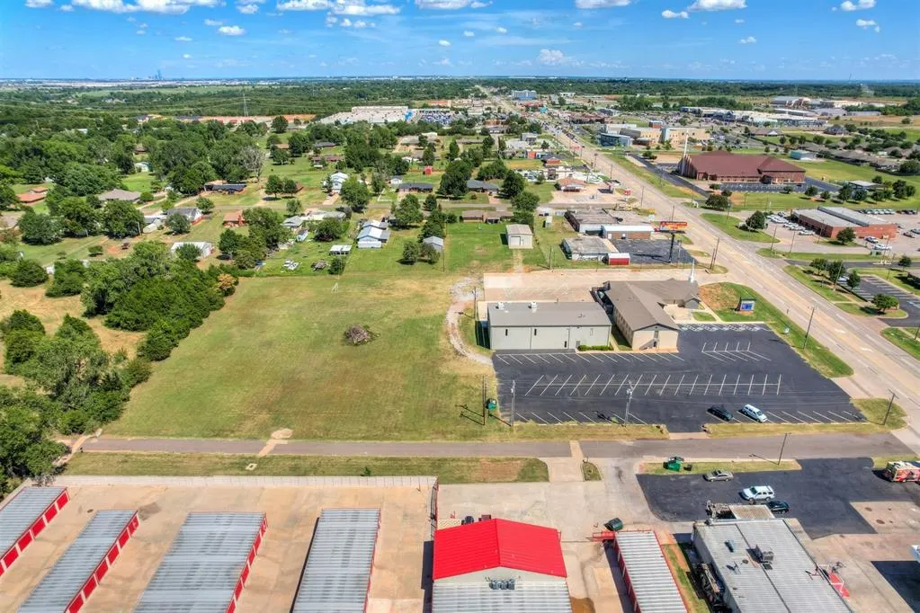 Photo 6 — 601 E State Highway 152 Highway, Mustang, OK 73064