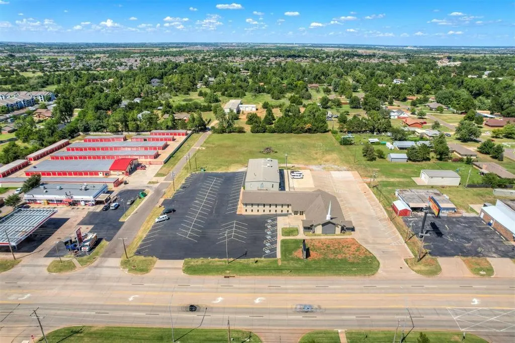 Photo 7 — 601 E State Highway 152 Highway, Mustang, OK 73064