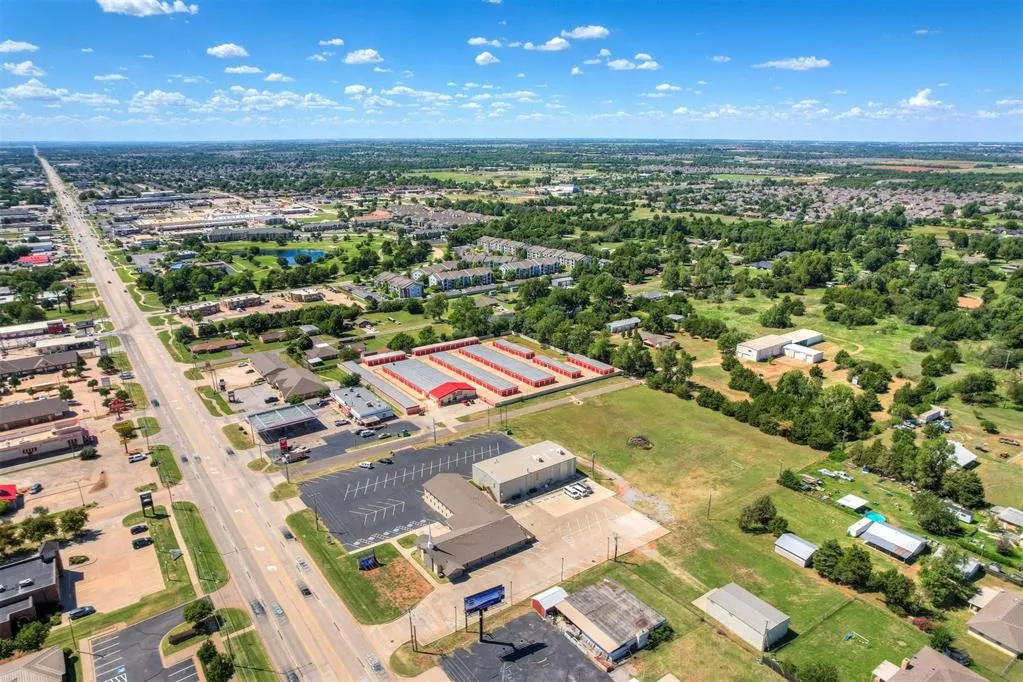 Photo 10 — 601 E State Highway 152 Highway, Mustang, OK 73064