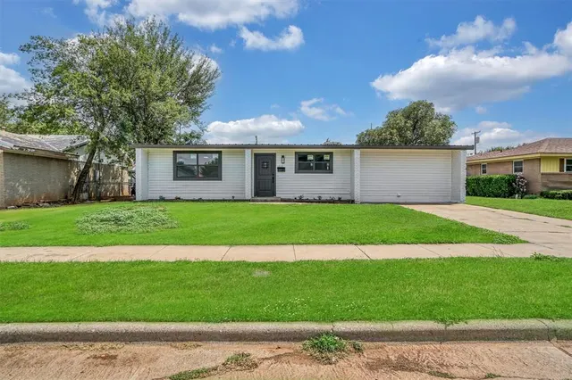 Photo 2 — 1212 Louanna Lane, Altus, OK 73521