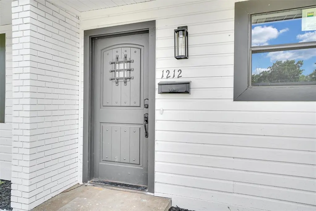 Front exterior — 1212 Louanna Lane, Altus, OK 73521