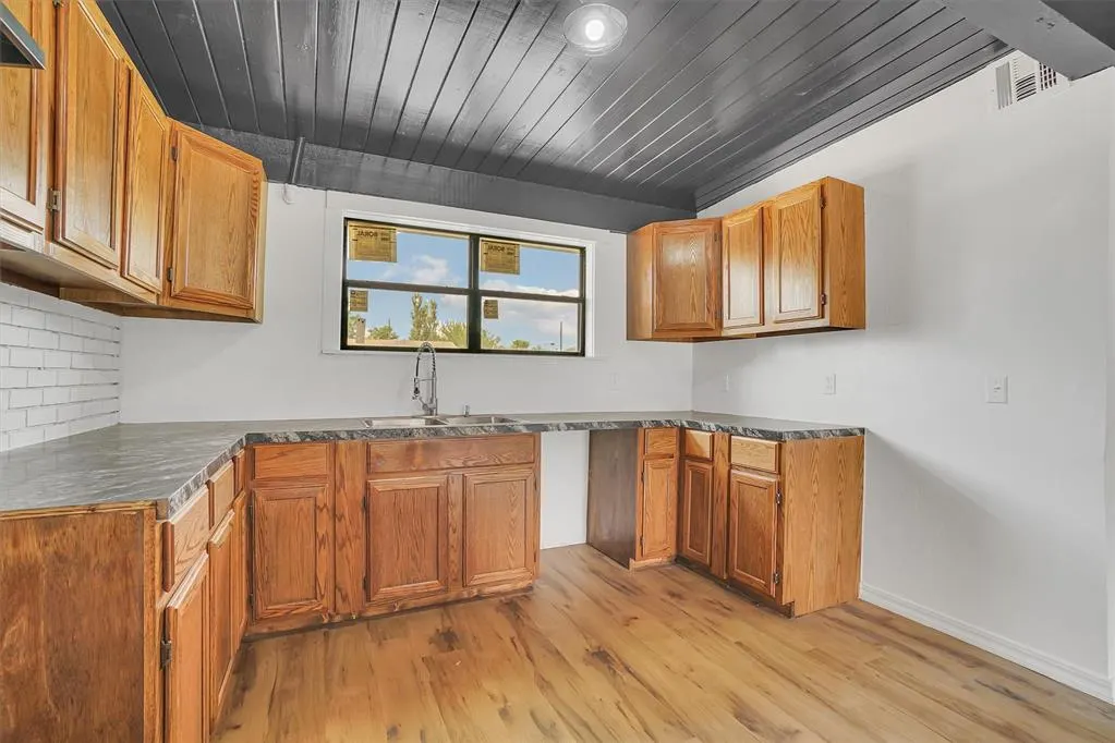 Photo 15 — 1212 Louanna Lane, Altus, OK 73521