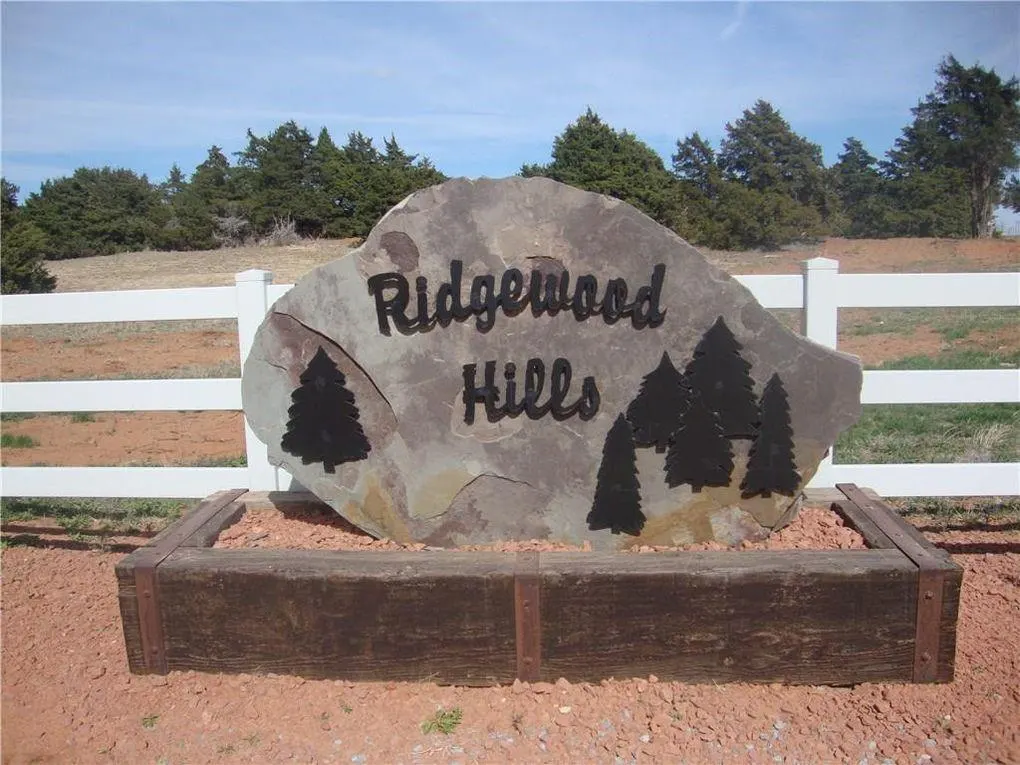 Front exterior — 15 Ridgewood Road, Weatherford, OK 73096