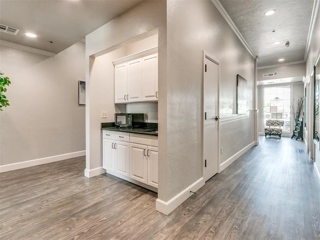 Photo 6 — 1703 Professional Circle, Yukon, OK 73099