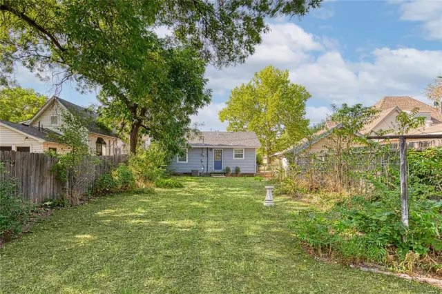 Photo 2 — 423 W Jefferson Street, Mangum, OK 73554