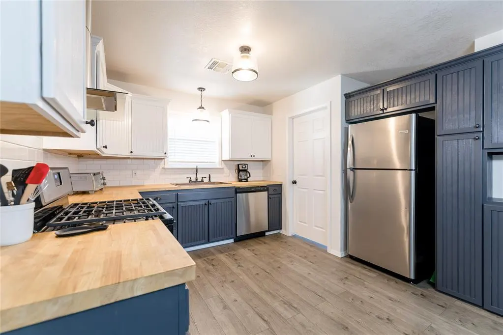 Photo 5 — 423 W Jefferson Street, Mangum, OK 73554