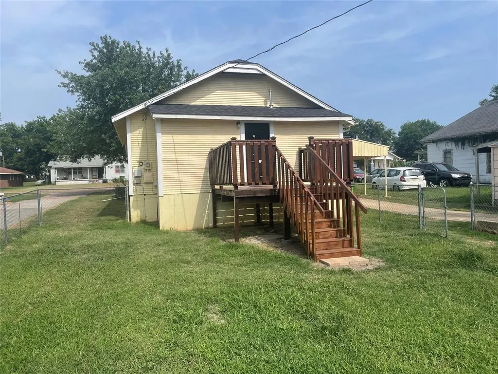 Photo 5 — 1415 N Jim Thorpe Boulevard, Prague, OK 74864