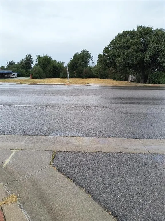 Photo 2 — 5113 N Macarthur Boulevard, Oklahoma City, OK 73122