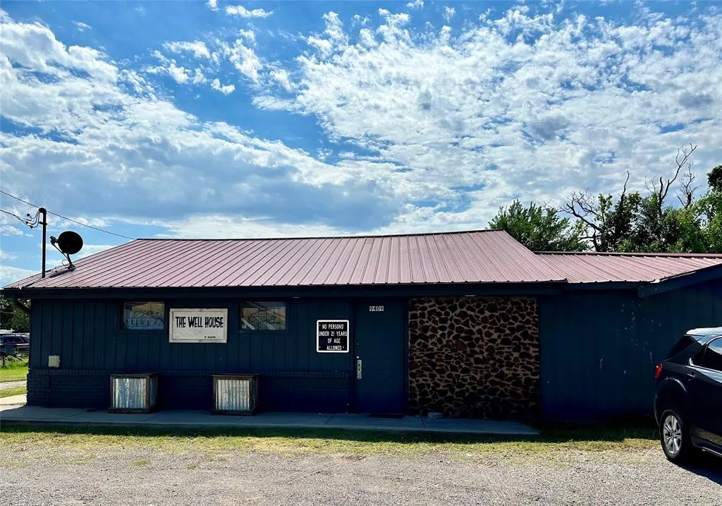 Front exterior — 9409 N Hiwassee Road, Jones, OK 73049