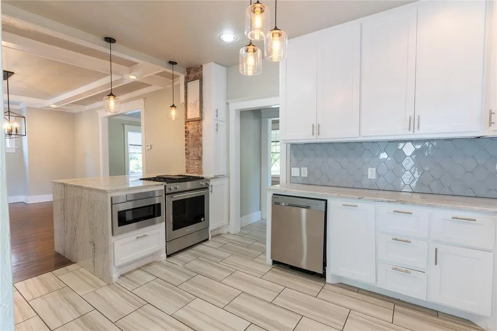 Photo 12 — 615 NW 18th Street, Oklahoma City, OK 73103