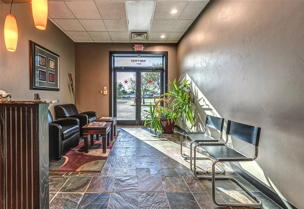 Photo 7 — 921 N LAHOMA Avenue, Norman, OK 73069