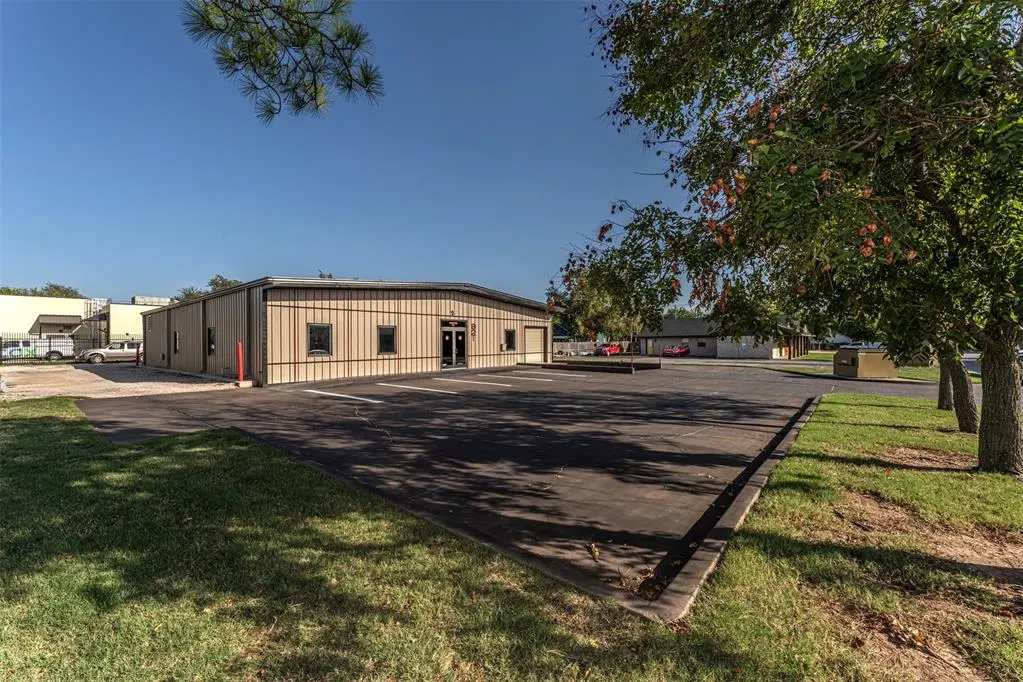 Photo 31 — 921 N LAHOMA Avenue, Norman, OK 73069